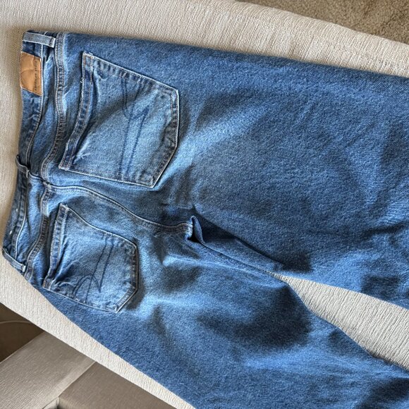 American Eagle Dark Wash Jeans – Size 4 – Stretch Denim – $30 - Picture 2 of 6